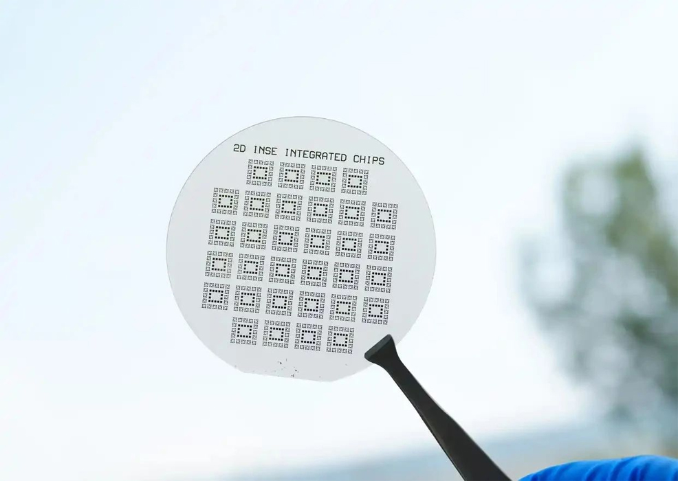 first wafer scale fabrication 2d indium selenide semiconductors