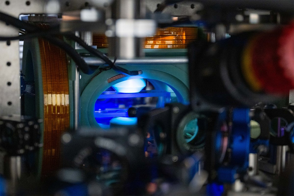 quantum array 6100 qubits caltech